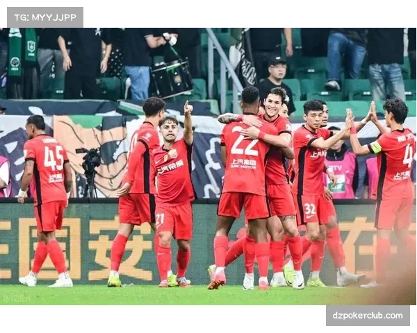 三中卫体系在亚冠精英联赛中流行 攻防平衡成关键